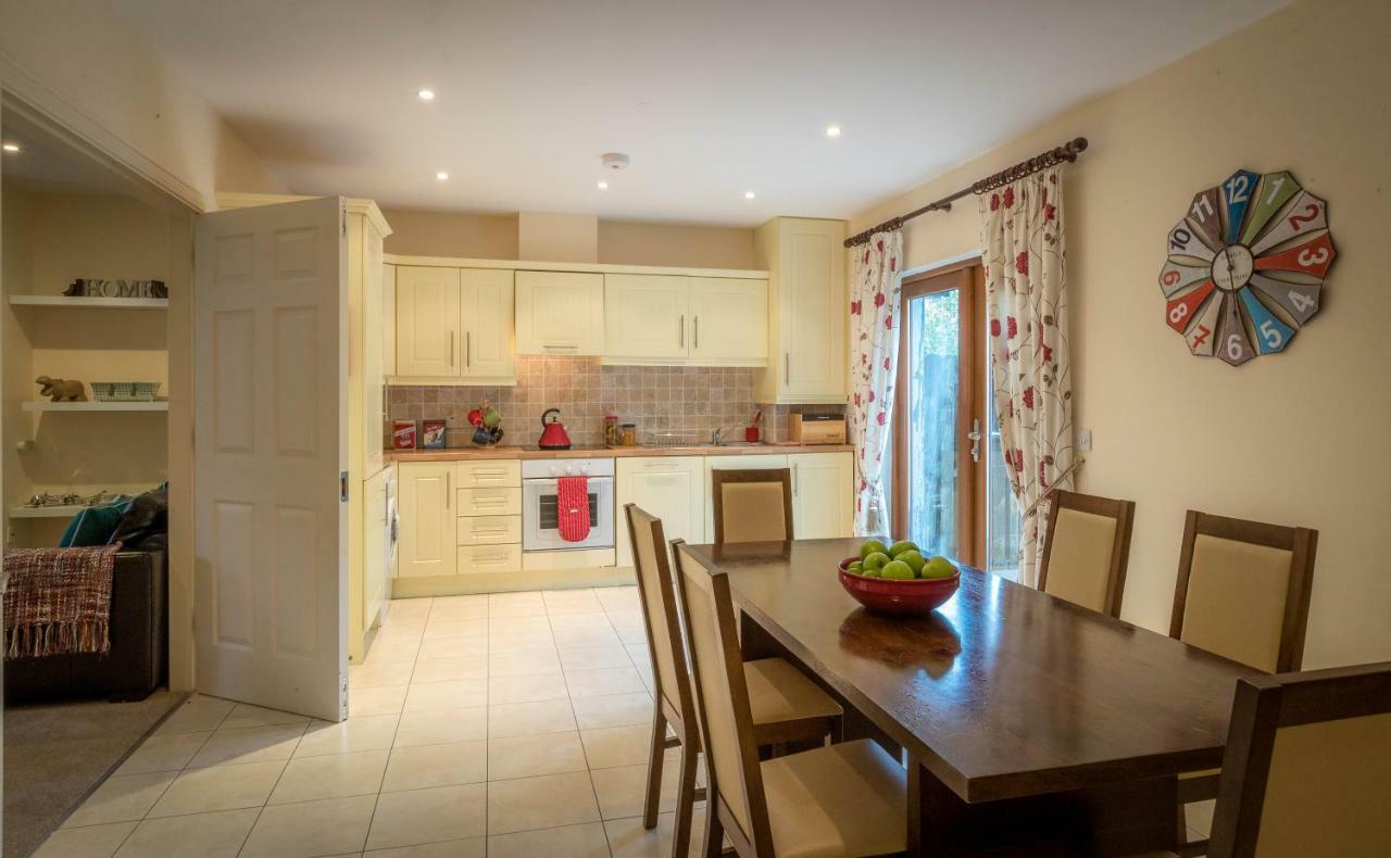 Ballyfarnon Kilronan Holiday Homes מראה חיצוני תמונה